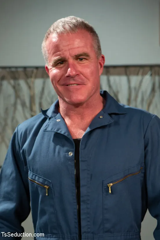 Kink TS 'A Helping Hand: Dale Savage Helps Relieve Stressed Boss Casey Kisses' starring Casey Kisses (Photo 27)