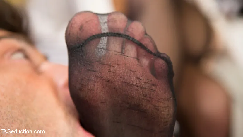 Kink TS 'Pervert Mouth: Kayleigh Coxx Catches a Peeping Tom with a Foot Fetish.' starring Kayleigh Coxx (Photo 5)