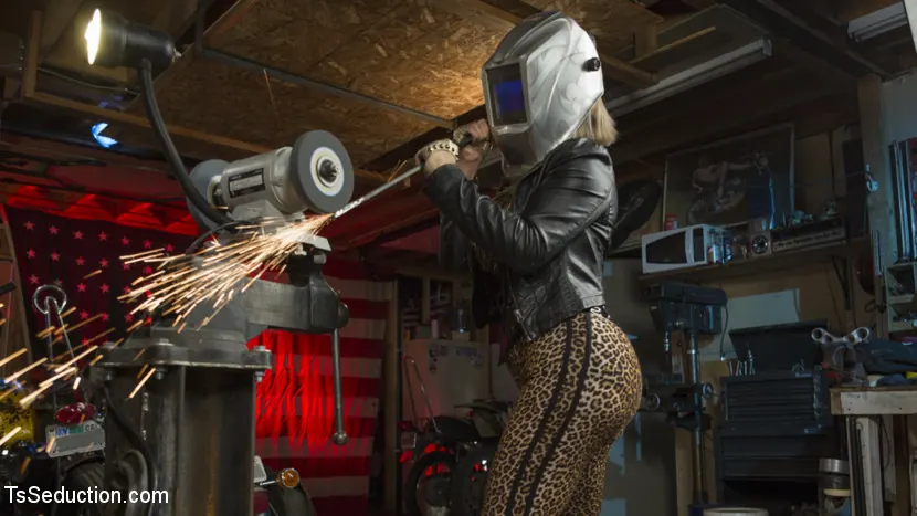 Kink TS 'Fills Alrik Angel's Tank With Hard Dick' starring TS Foxxy (Photo 2)