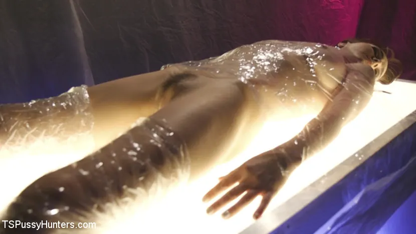 Kink TS 'gives Cytherea squirting orgasms that are out of this world' starring TS Foxxy (Photo 2)